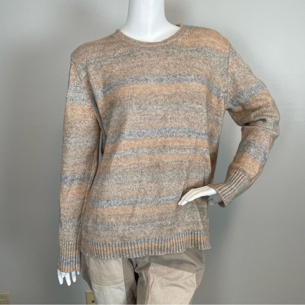 6397- Wool Blend Gray and Tan Crewneck Sweater Size Medium